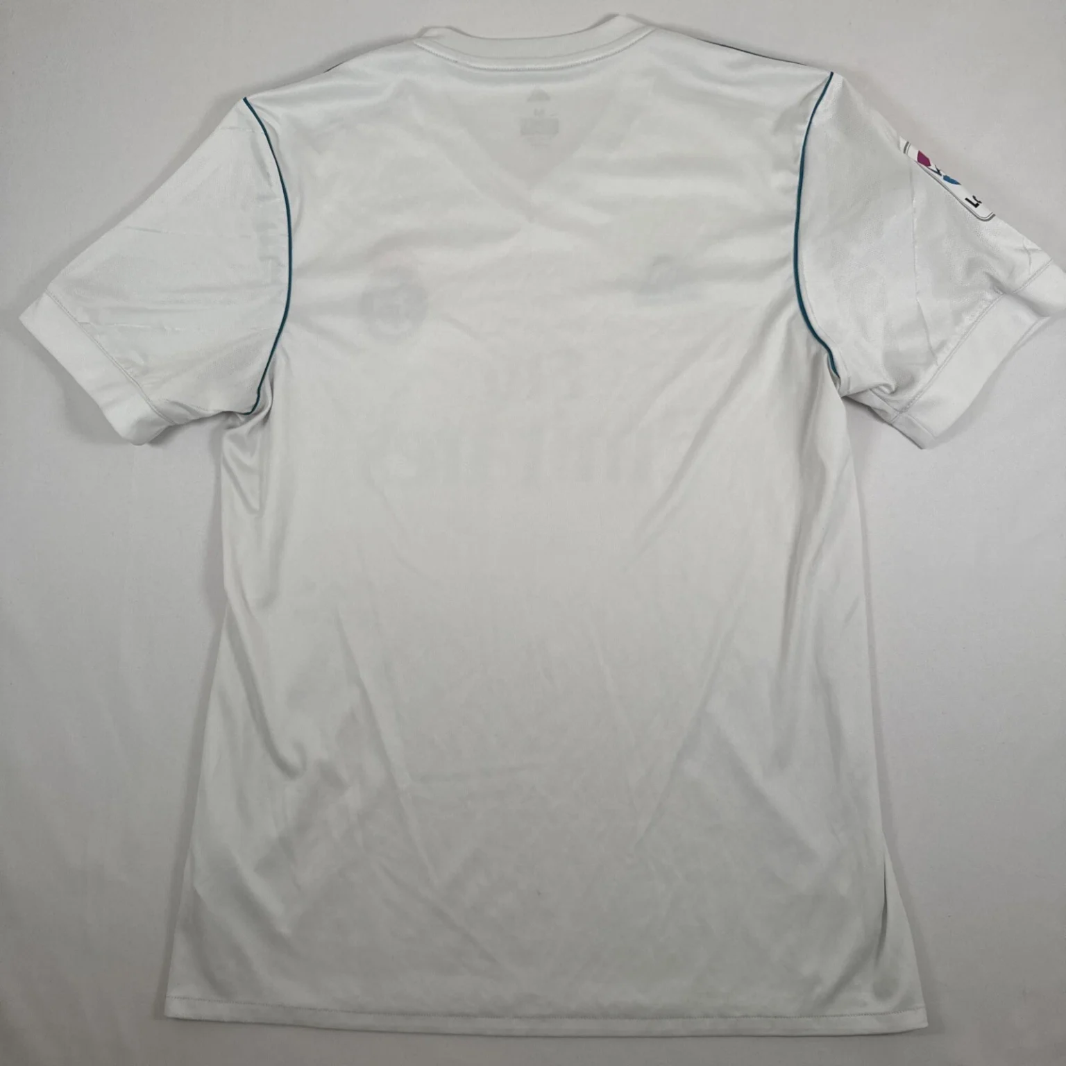 REAL MADRID 17-18 HOME RETRO KIT - Image 3