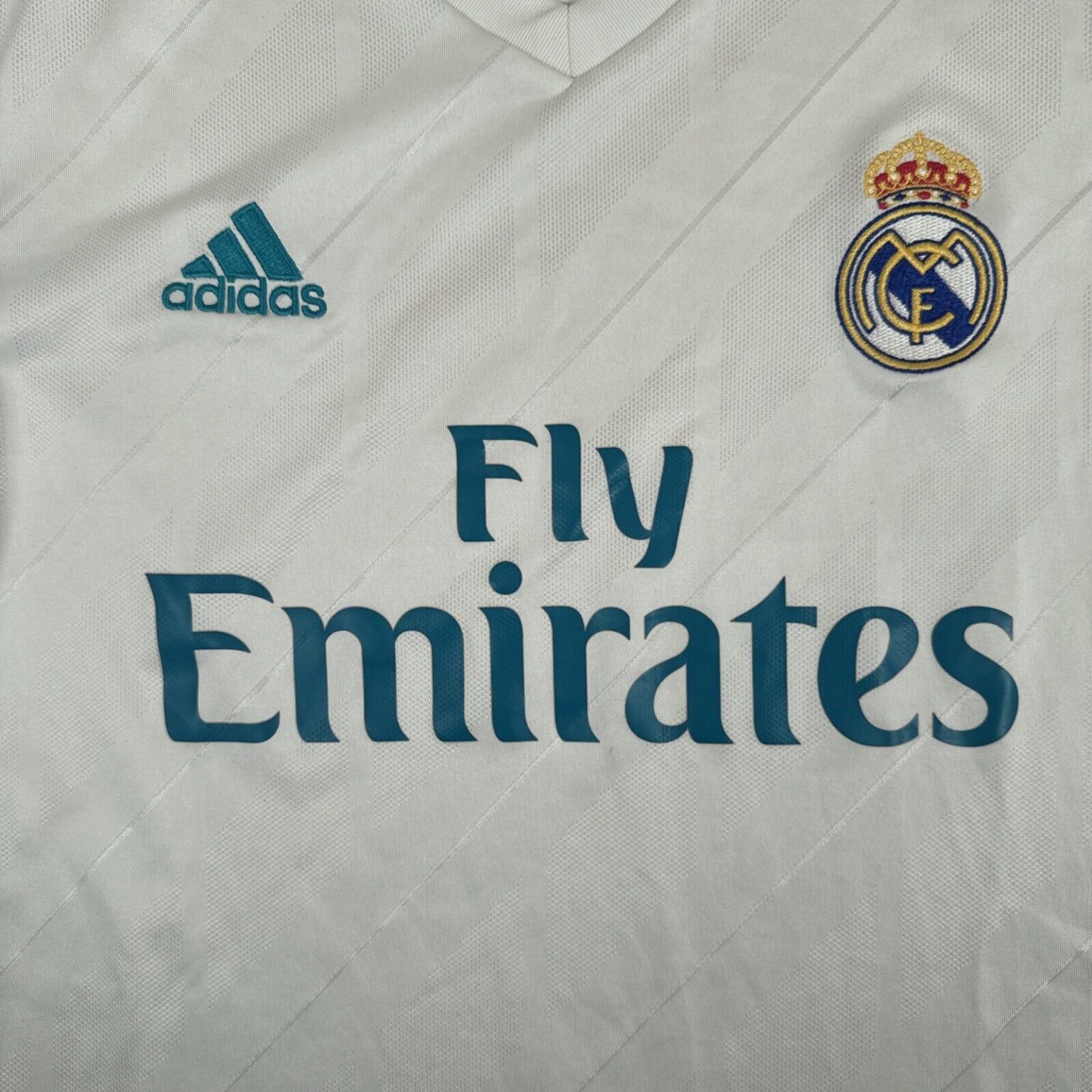 REAL MADRID 17-18 HOME RETRO KIT - Image 5
